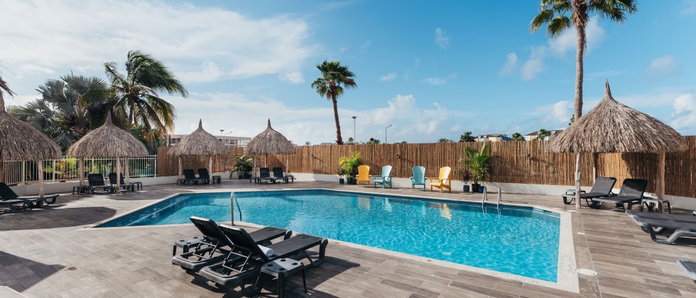 zwembad-resort-mambo-beach