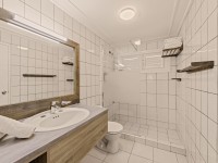 Badkamer 2bedroom bungalow.jpg