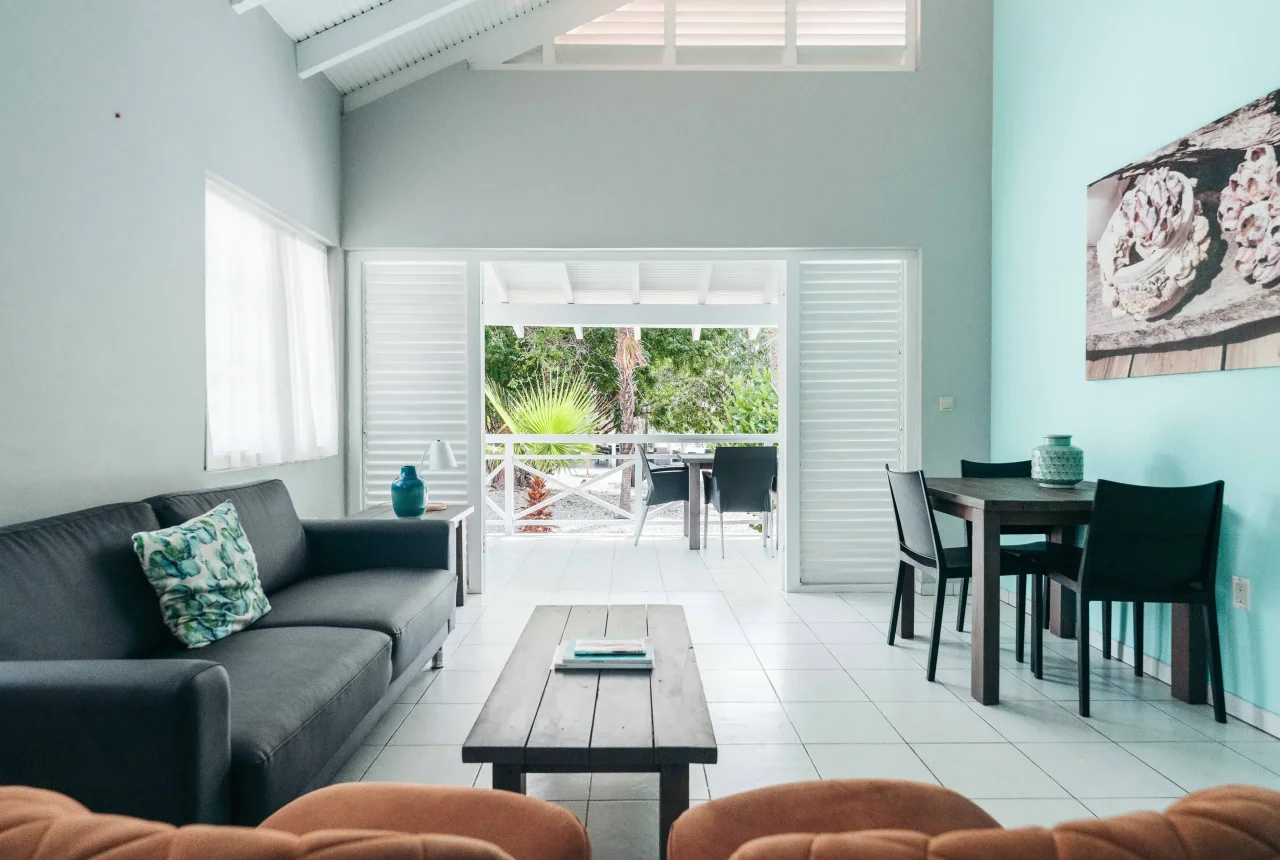 woonkamer-2-slaapkamer-bungalow-curacao