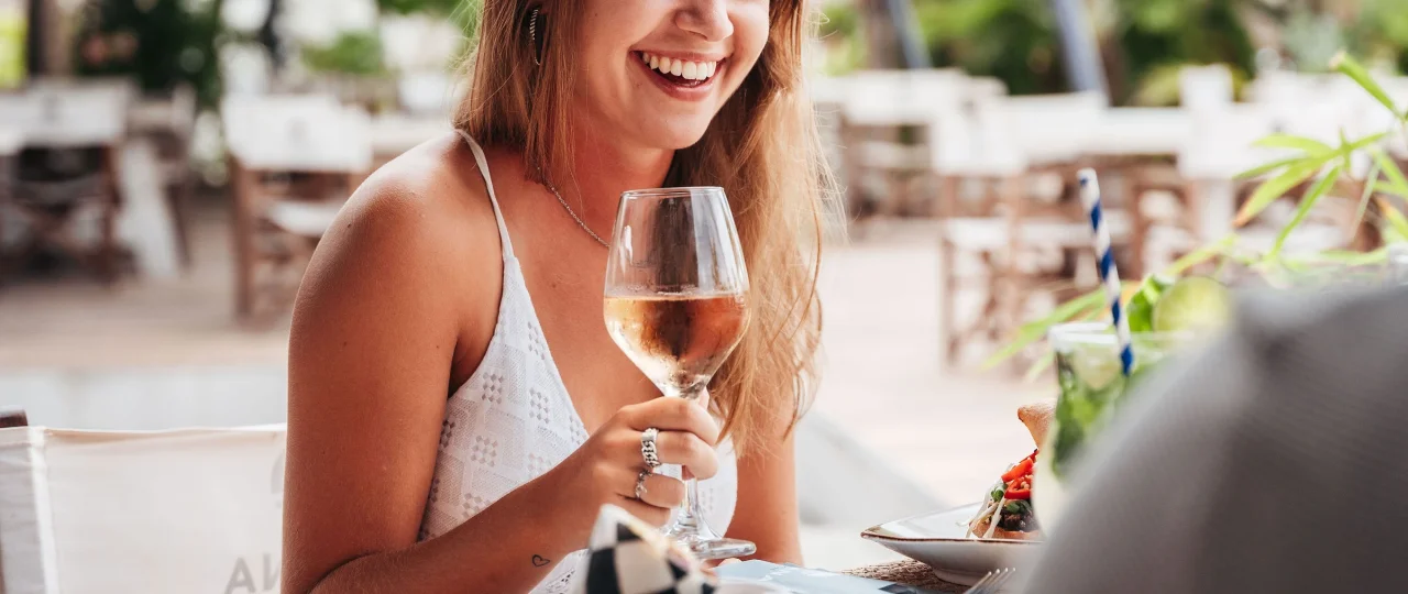 Mambo Beach dichtbij een resort met vakantiehuisjes op Curacao