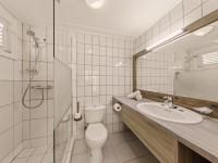 Badkamer 2bedroom bungalow(1).jpg