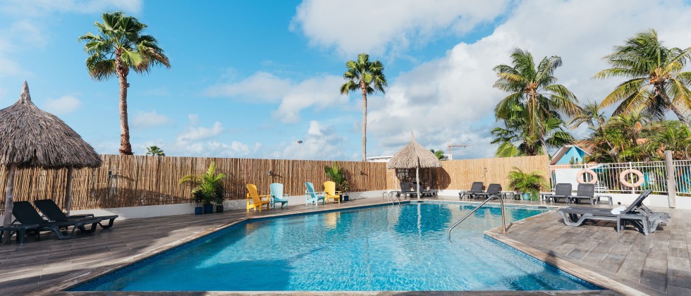 zwembad-mambo-beach-resort