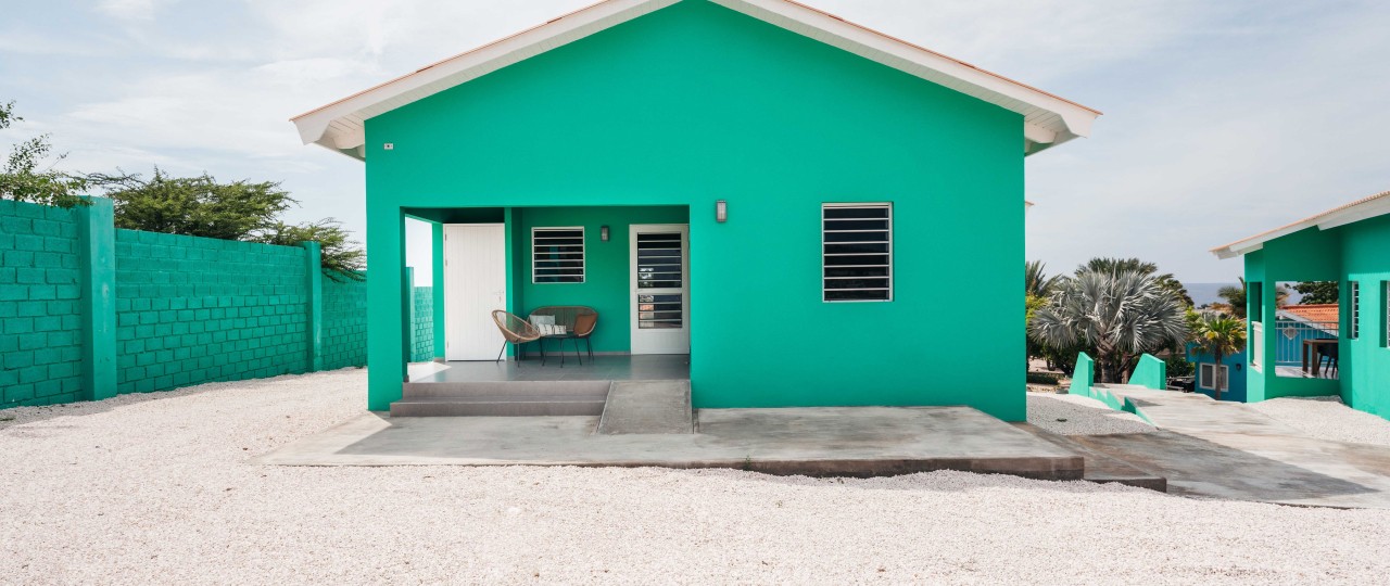 Vista exterior do bungalow no Bon Bini Resort Curaçao