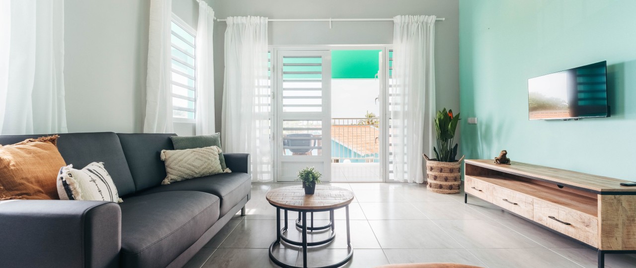 Sala de estar acolhedora do bungalow